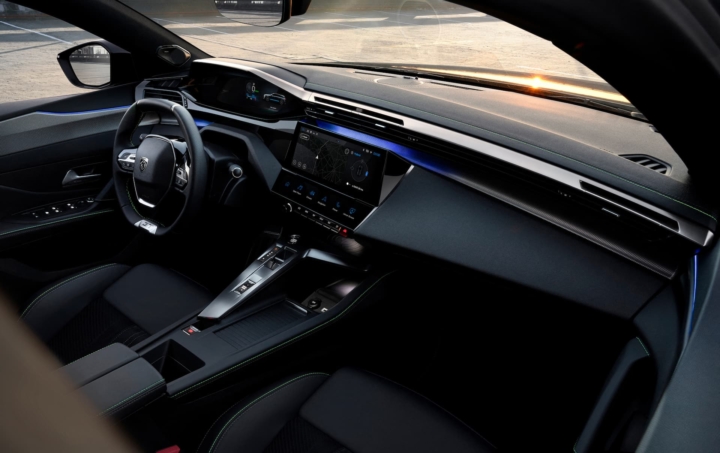 PEUGEOT-308SW-interieur-familial-break-privas-ardeche