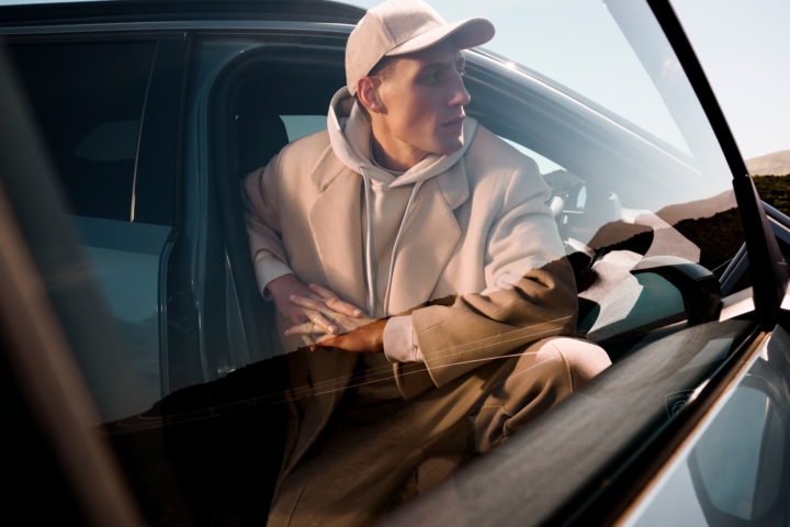 Client prêt à finaliser l’achat de sa Peugeot grâce au financement à Privas
